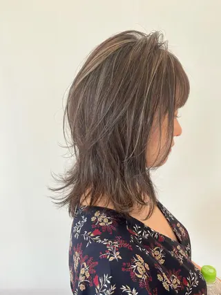 ミディアム PazRood 山下のヘアスタイル