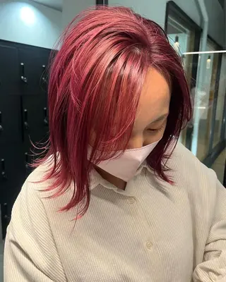 ミディアム カラー 湯川 未咲希のヘアスタイル
