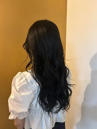 ロング Hiyo 外国人風くせ毛パーマのヘアスタイル