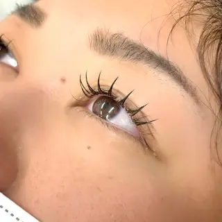 マツエク・マツパ シュクレ四日市店所属・shucre四日市店 HINA☆RANAのマツエク・マツパデザイン