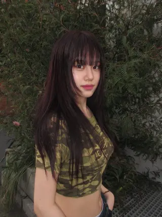 ロング ✴︎TO-MA✴︎ レッドカラー/透明感のヘアスタイル