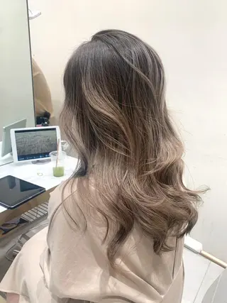 セミロング カラー レイヤー専門家 ダブルカラー修のヘアスタイル