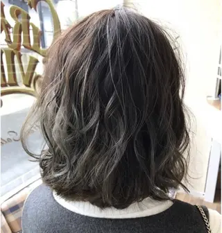 カラー 鈴木 小百合のヘアスタイル