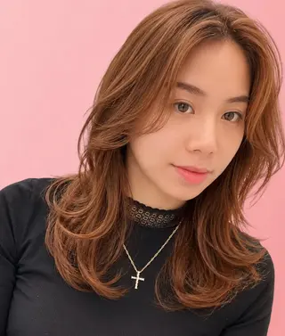 ミディアム カラー au栄矢場町 似合わせカットのヘアスタイル