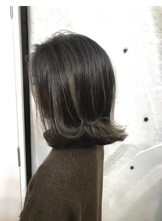 ショート カラー ヘアアレンジ 白髪ぼかしハイライト バレイヤージュヤマトのヘアスタイル