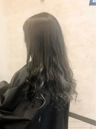 ロング カラー 和田 真弥のヘアスタイル