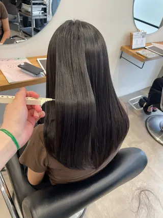 セミロング 佐藤 由依/水光カラーのヘアスタイル