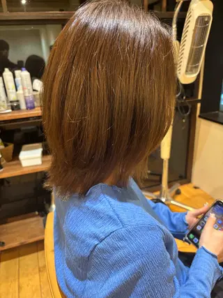 ミディアム おもだか　がく /横須賀中央のヘアスタイル