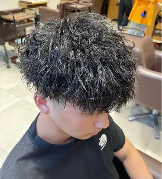 パーマ メンズ 飛田 悠佑のヘアスタイル