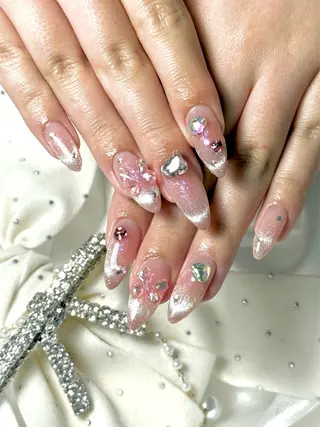 ネイル ルシイ🎀新宿長さ 出しパーツ専門店のネイルデザイン