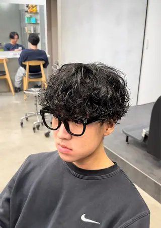 パーマ メンズ 松田 優斗のヘアスタイル