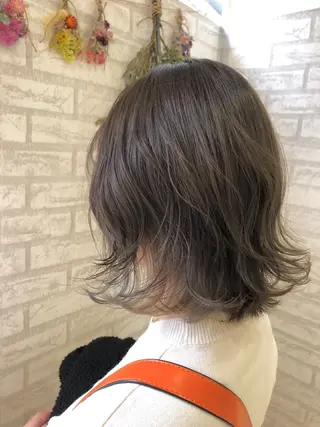ミディアム カラー クボキ サヤのヘアスタイル