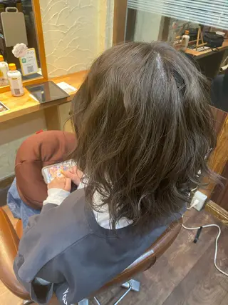 ミディアム カラー パーマ ヘアアレンジ メンズ キッズ ネイル マツエク・マツパ 🌈髪質改善・美髪矯 正・平野瀬乃🌈のヘアスタイル