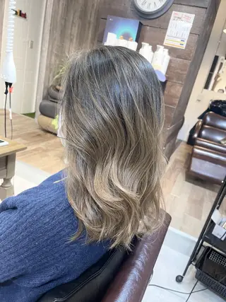 ロング カラー 髪質改善で 憧れの潤艶美髪にのヘアスタイル