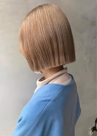 ショート カラー shiori ﾍﾞｰｼﾞｭｶﾗｰのヘアスタイル