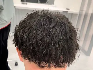 パーマ メンズ 佐々木 輝のヘアスタイル