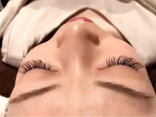 マツエク・マツパ 磧本 祐里恵のヘアスタイル