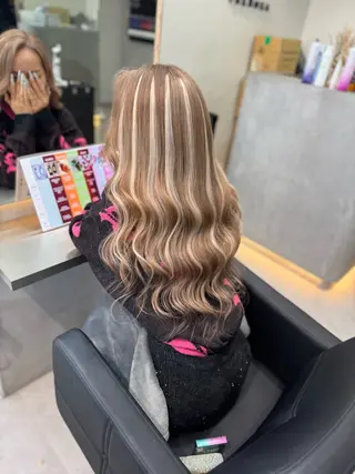 ロング カラー ギャルの女神/ Shionのヘアスタイル