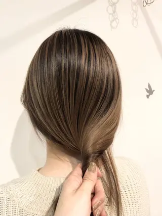ロング カラー トップ スタイリストのヘアスタイル