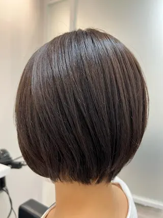 ショート カラー 比嘉 黎花のヘアスタイル