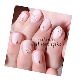 ネイル ﾈｲﾙﾙｰﾑﾘｯｶ 𝐦𝐚𝐲𝐮のネイルデザイン