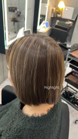 ショート momoka🩶 艶カラー‪𓈒𓏸のヘアスタイル