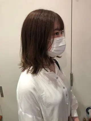 ミディアム カラー MIOベージュカラー 柔らかいカラーのヘアスタイル