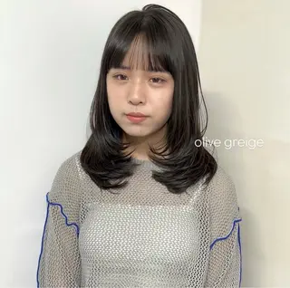 ミディアム カラー 前川 朋香のヘアスタイル
