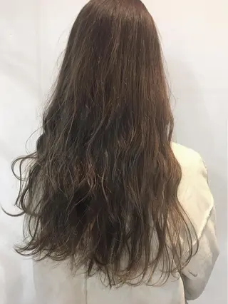 ロング カラー 狩野 羅夢のヘアスタイル