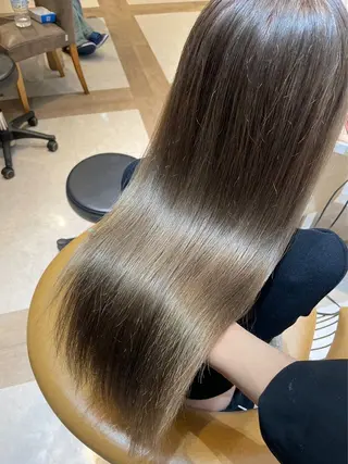 ロング ブリーチなし 透明感カラー/艶髪のヘアスタイル