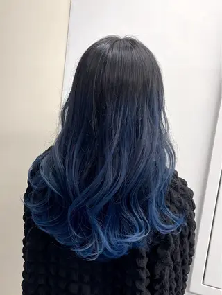 カラー ✩.*Aise⟡.· 艶カラー🐈‍⬛🩶のヘアスタイル