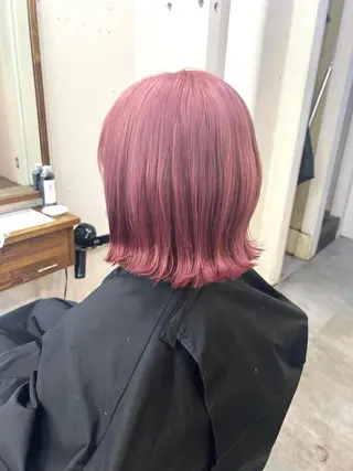 ミディアム 🩷艶カラー 🧡💛リサ🫧のヘアスタイル