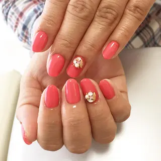 ネイル Petit Fleur所属・青柳 亜梨奈のマツエク・マツパデザイン