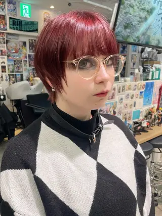 ショート 🍭ハイトーン/ デザインカラー🦄のヘアスタイル