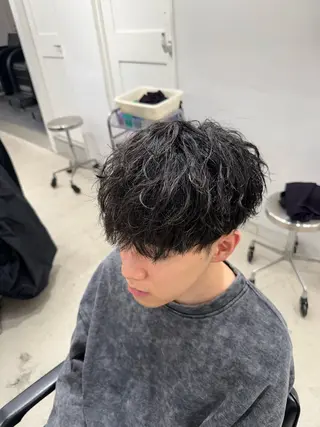 パーマ メンズ 深谷 侑亮のヘアスタイル