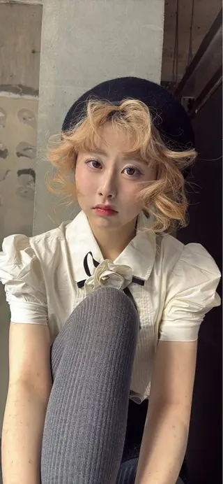 ミディアム カラー 浅見 文音のヘアスタイル
