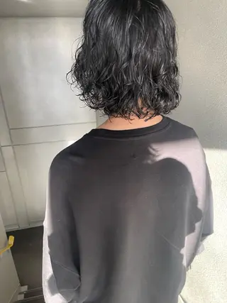 パーマ メンズ 💓パーマ，💗 レイヤーカットのヘアスタイル