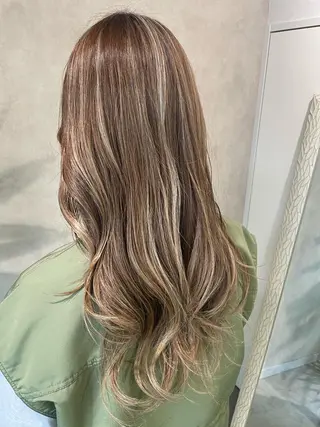 ロング 透明感ハイライト◎ 伊藤夏海のヘアスタイル