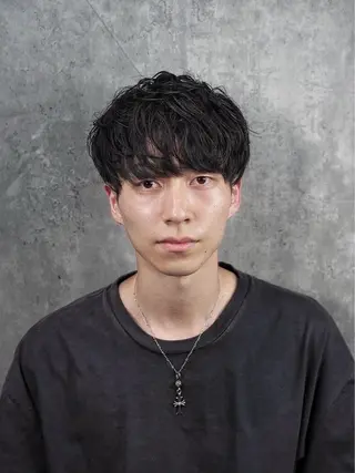 ミディアム 阿賀 佑季のヘアスタイル