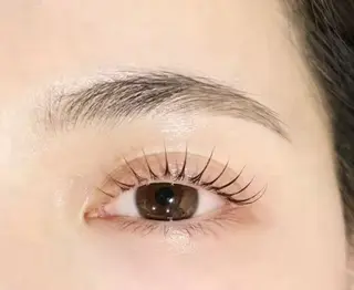 パーマ アデル エクステサロンのマツエク・マツパデザイン