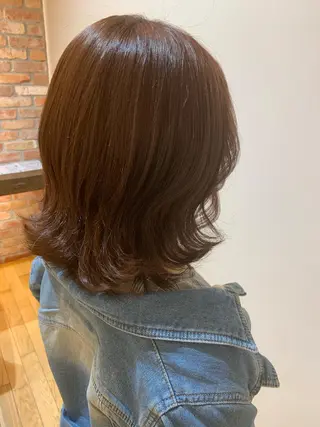 ミディアム カラー 齊藤 衣梨佳のヘアスタイル