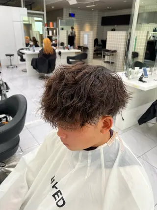 ショート カラー パーマ ヘアアレンジ 💎韓国/ レイヤー カット/ 暖色🫧のヘアスタイル