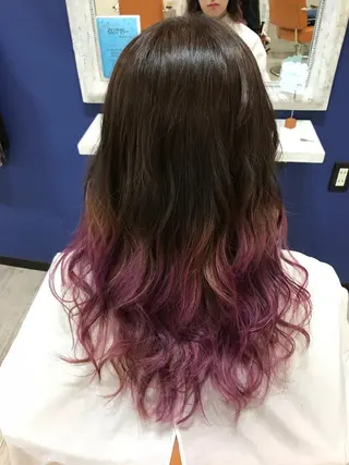 ロング カラー 岡本 智次のヘアスタイル