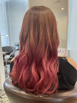 ロング 開發 紗貴のヘアスタイル