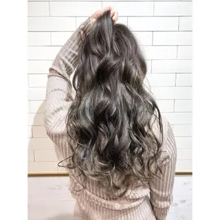 ロング EIGHT plum TOKIOリミテッドのヘアスタイル