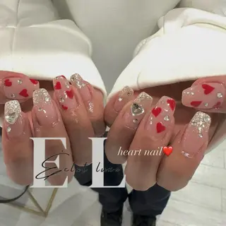 ネイル 倉石 百恵のネイルデザイン