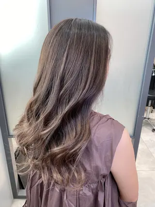 セミロング カラー 【透明感、艶髪】西村 有司のヘアスタイル