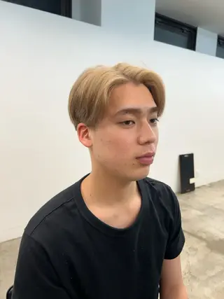 メンズ Hiyo 外国人風くせ毛パーマのヘアスタイル
