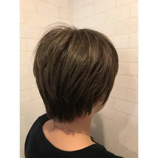 ショート カラー (スタイリスト)牧 好美のヘアスタイル
