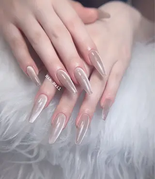ネイル Hin Nailsのネイルデザイン
